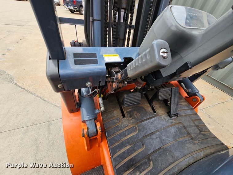 image for item MI9529 Heli H2000  forklift