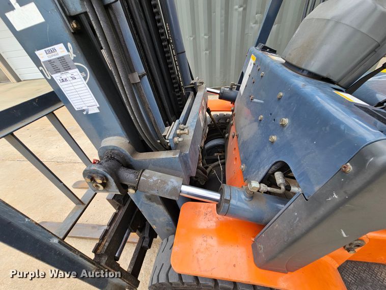 image for item MI9529 Heli H2000  forklift