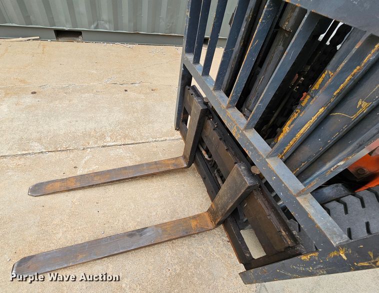 image for item MI9529 Heli H2000  forklift