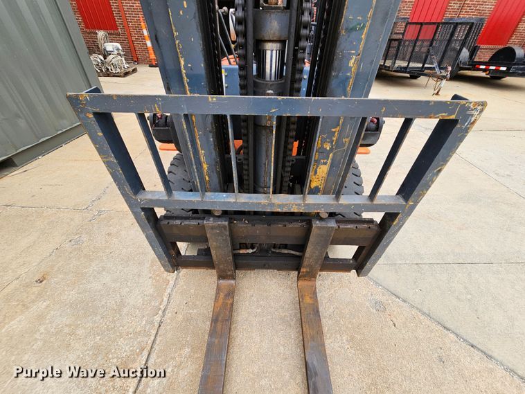 image for item MI9529 Heli H2000  forklift