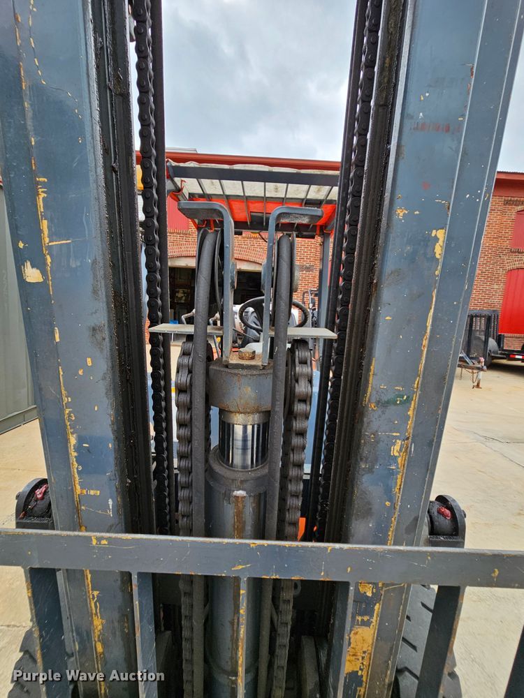 image for item MI9529 Heli H2000  forklift