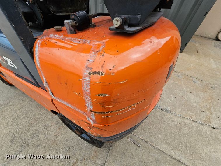 image for item MI9529 Heli H2000  forklift