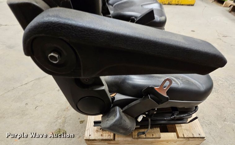 image for item MI9530 (2) Kubota seats