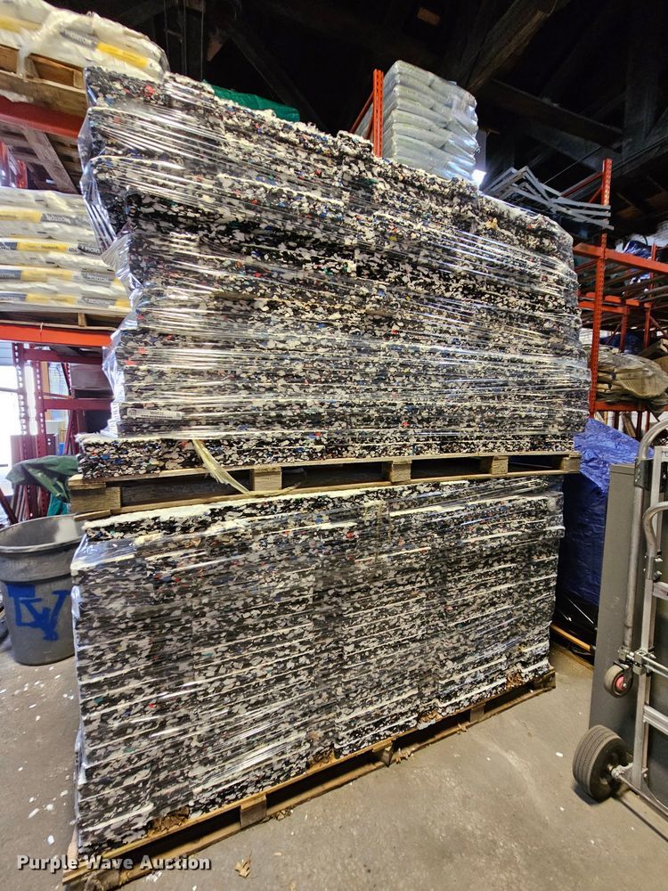 image for item MI9533 Approximately 40 sections of playground underlayment