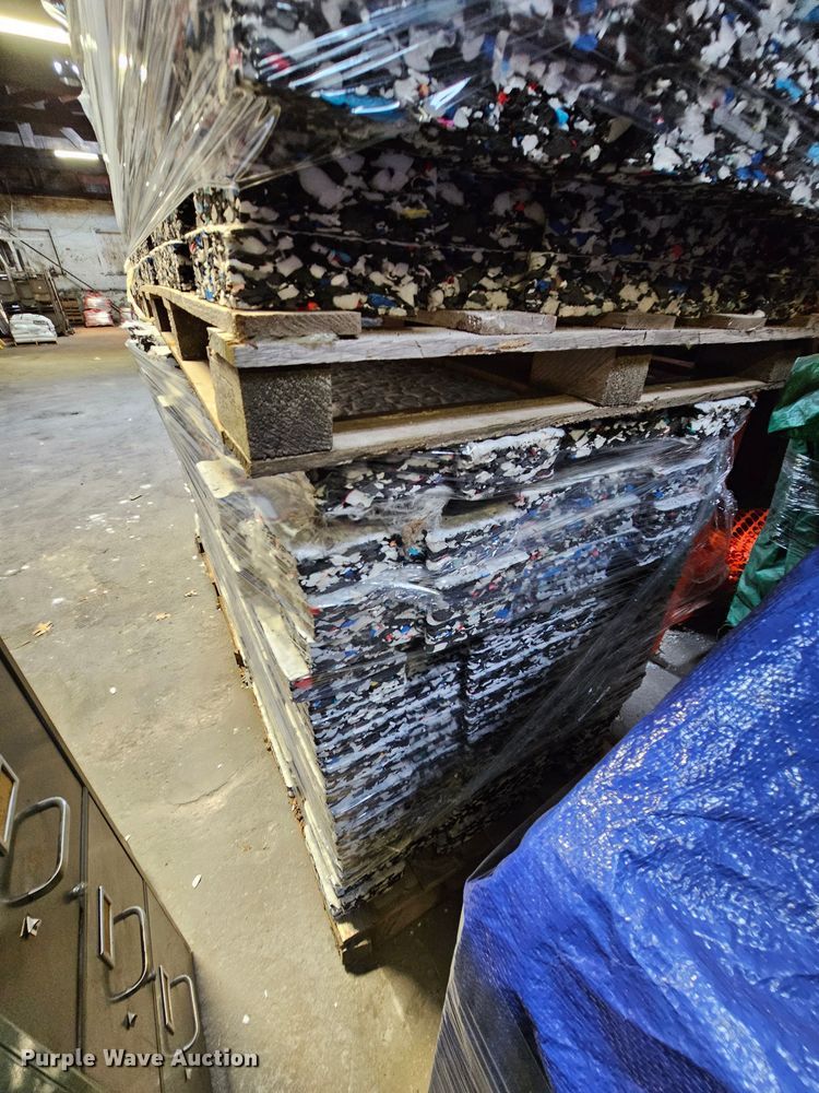 image for item MI9533 Approximately 40 sections of playground underlayment