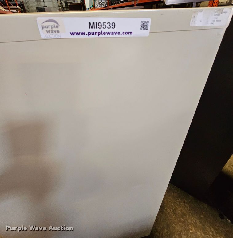 image for item MI9539 (11) cabinets