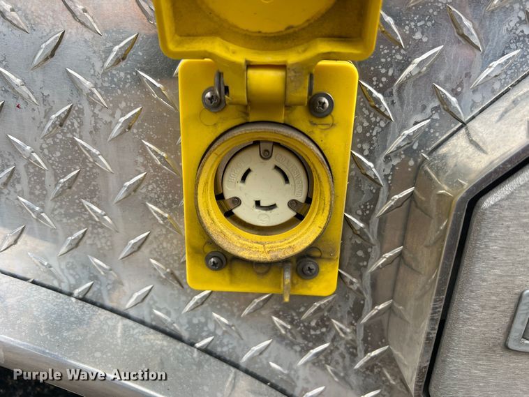 image for item MM9154 2005 Spartan Advantage Pumper  pumper fire truck