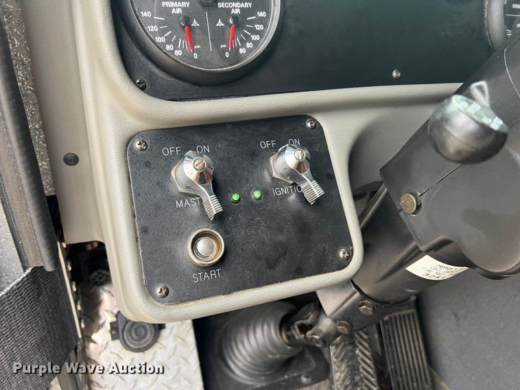 image for item MM9154 2005 Spartan Advantage Pumper  pumper fire truck