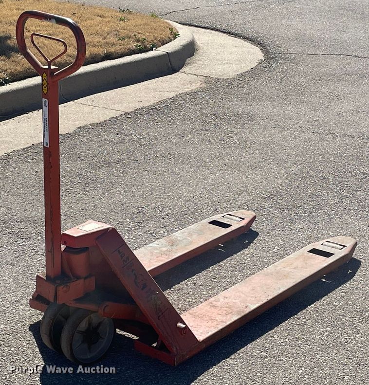 image for item MM9332 LPM 5500 pallet jack
