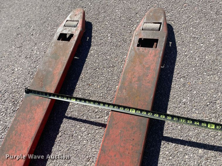 image for item MM9332 LPM 5500 pallet jack