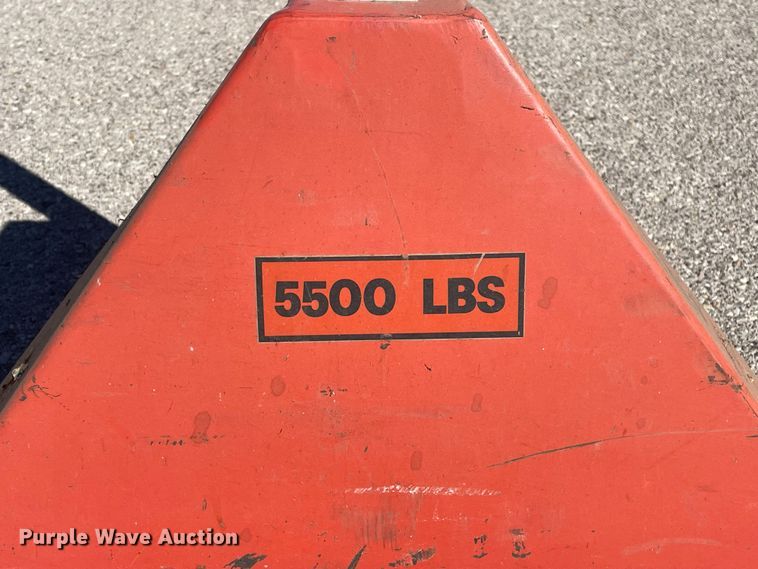 image for item MM9332 LPM 5500 pallet jack