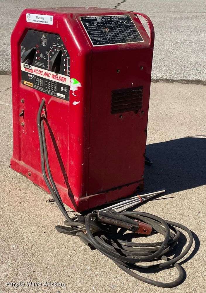 image for item MM9335 Lincoln  welder
