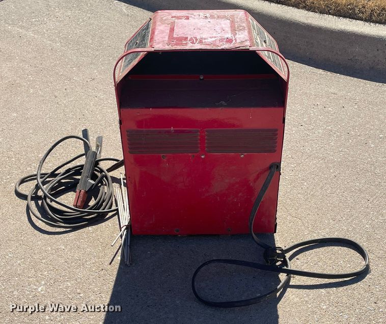 image for item MM9335 Lincoln  welder
