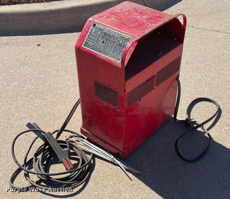 image for item MM9335 Lincoln  welder