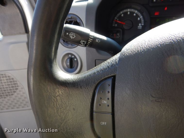 image for item MM9646 2014 Ford E450  shuttle bus