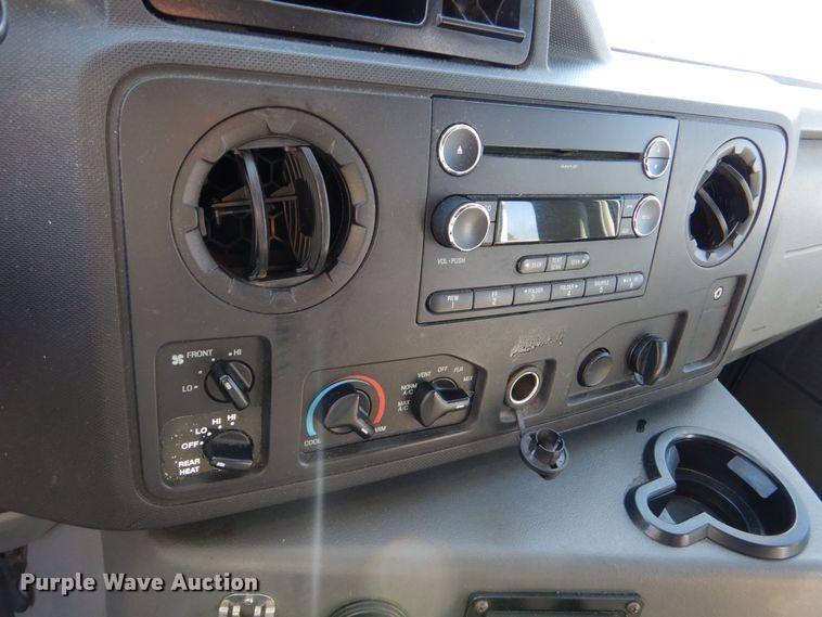 image for item MM9646 2014 Ford E450  shuttle bus