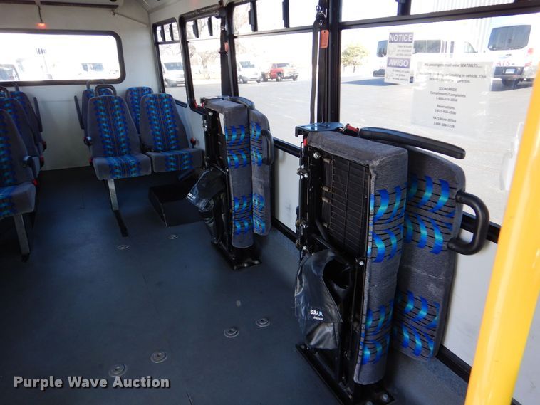 image for item MM9646 2014 Ford E450  shuttle bus