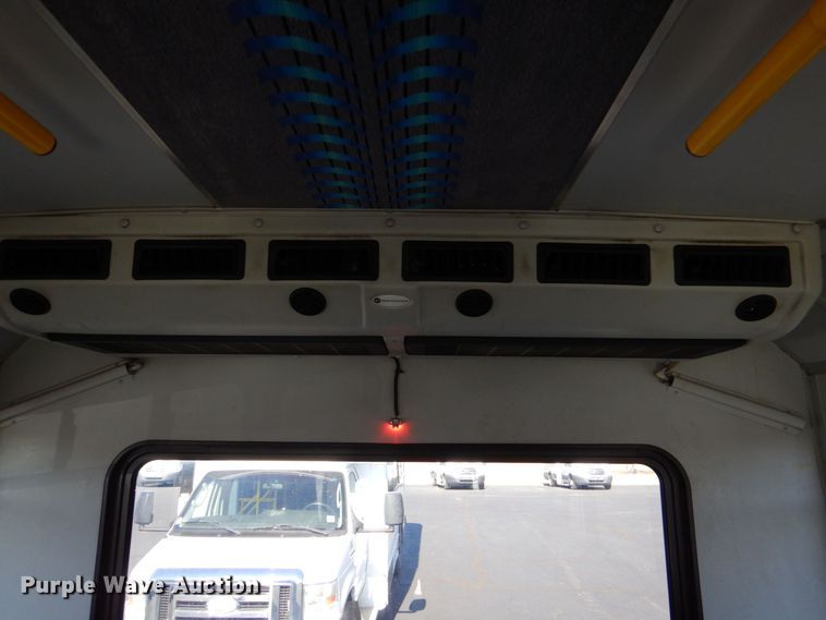 image for item MM9646 2014 Ford E450  shuttle bus