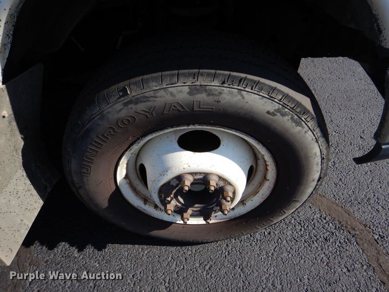 image for item MM9646 2014 Ford E450  shuttle bus