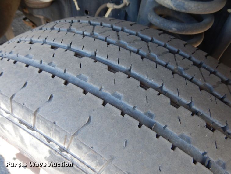 image for item MM9646 2014 Ford E450  shuttle bus