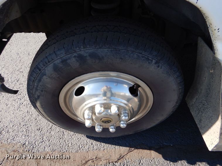 image for item MM9646 2014 Ford E450  shuttle bus