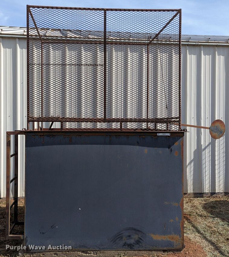 image for item MN9918 Shop built  dunk tank