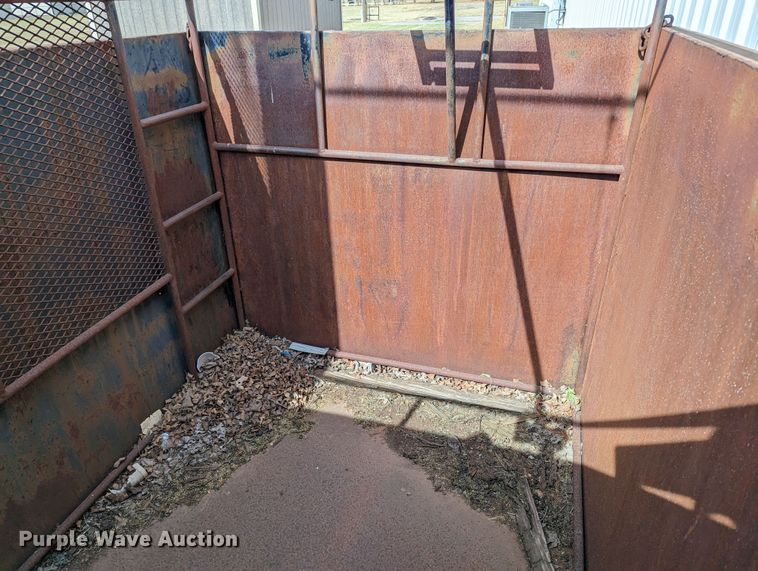 image for item MN9918 Shop built  dunk tank