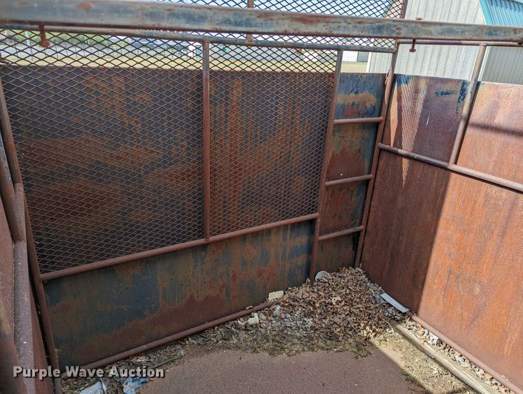 image for item MN9918 Shop built  dunk tank