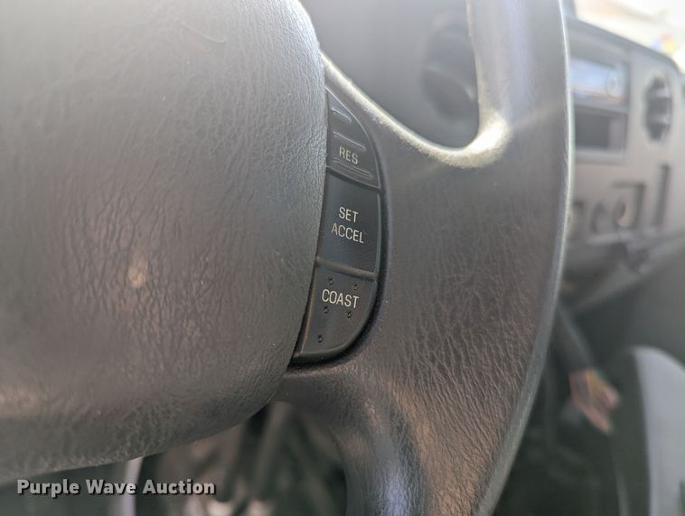 image for item MN9933 2011 Ford E350  shuttle bus