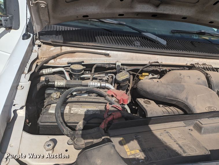 image for item MN9933 2011 Ford E350  shuttle bus