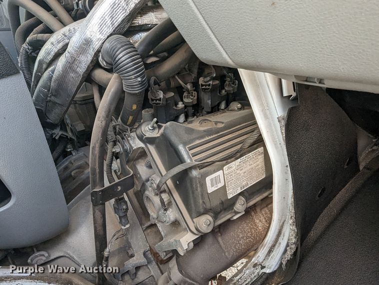 image for item MN9933 2011 Ford E350  shuttle bus