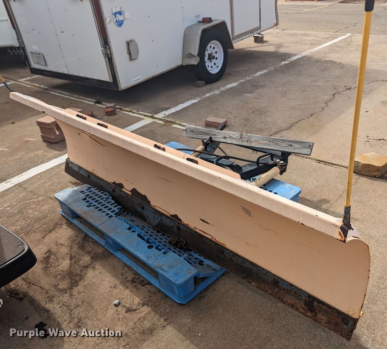 image for item MN9934 Meyer C75  91" W snow plow