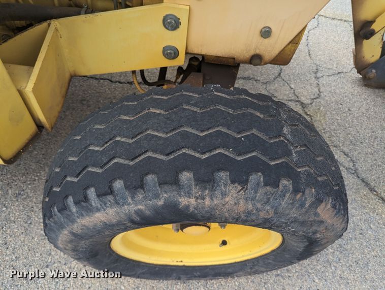 image for item MN9936 2000 New Holland 545D  landscape tractor