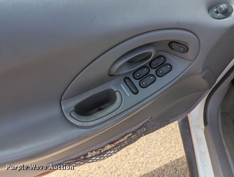 image for item MN9938 1997 Ford Taurus