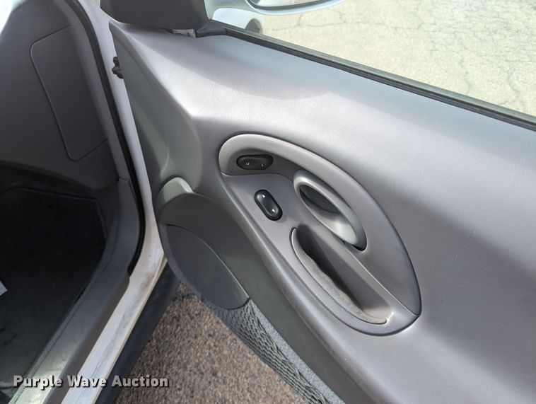 image for item MN9938 1997 Ford Taurus