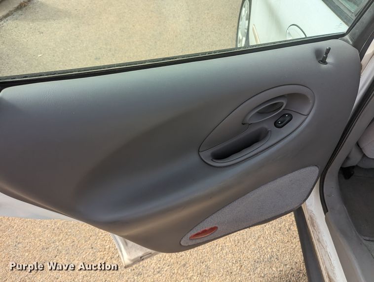 image for item MN9938 1997 Ford Taurus