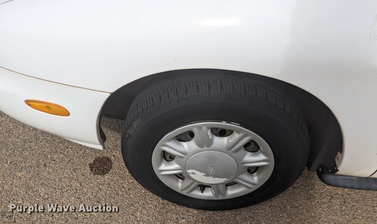 image for item MN9938 1997 Ford Taurus