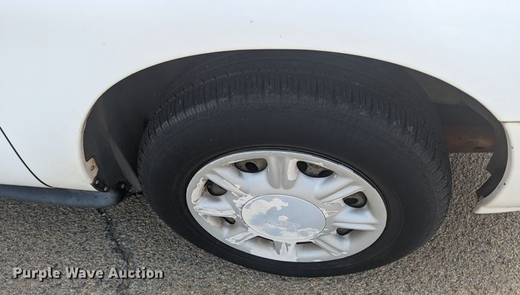 image for item MN9938 1997 Ford Taurus