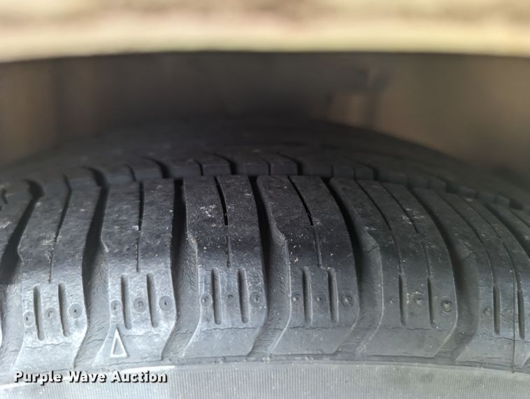 image for item MN9938 1997 Ford Taurus