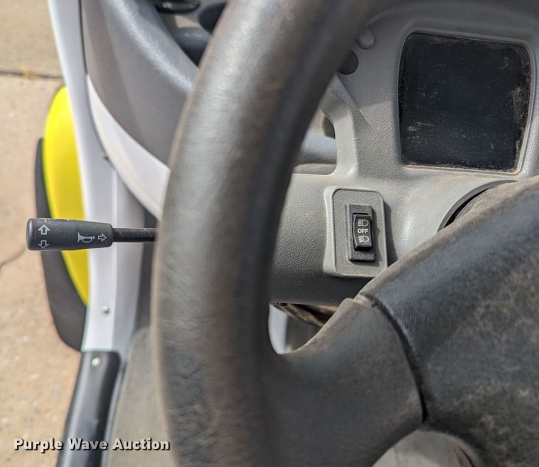 image for item MN9939 2009 Chrysler GEM  utility vehicle