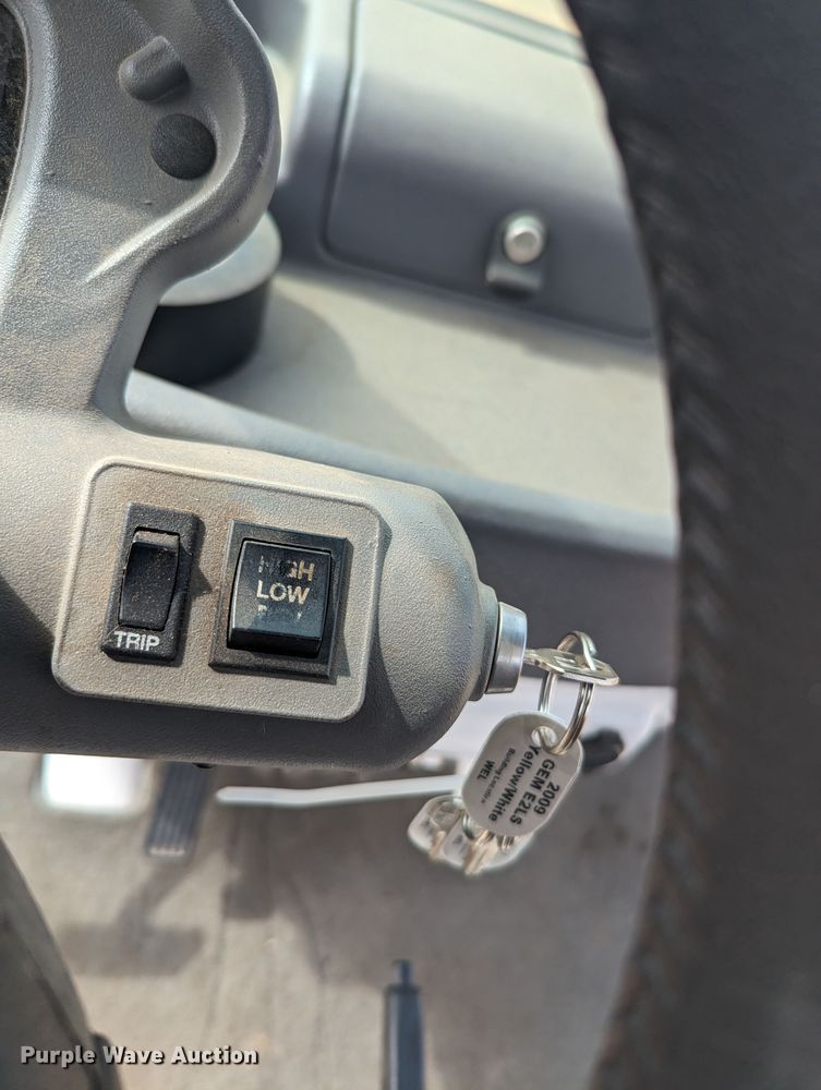 image for item MN9939 2009 Chrysler GEM  utility vehicle