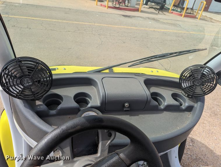 image for item MN9939 2009 Chrysler GEM  utility vehicle