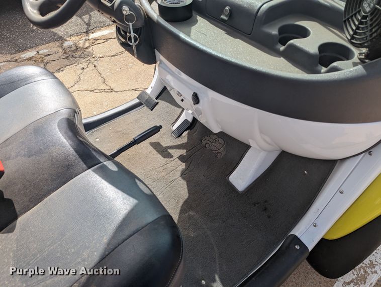 image for item MN9939 2009 Chrysler GEM  utility vehicle