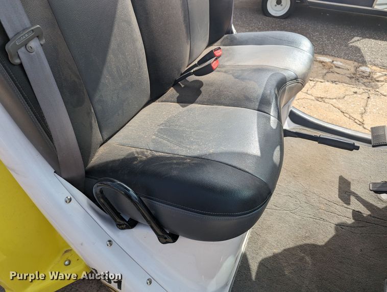 image for item MN9939 2009 Chrysler GEM  utility vehicle