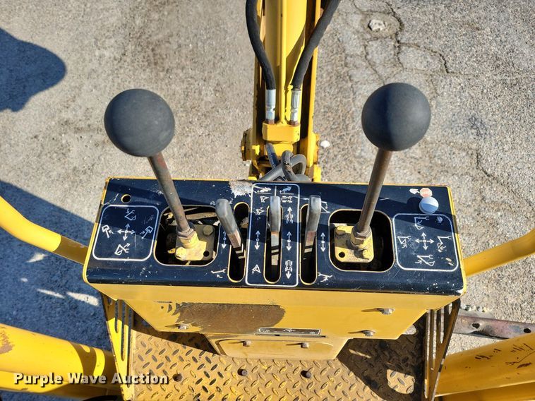 image for item MO9620 1998 Vermeer V-5800  trencher