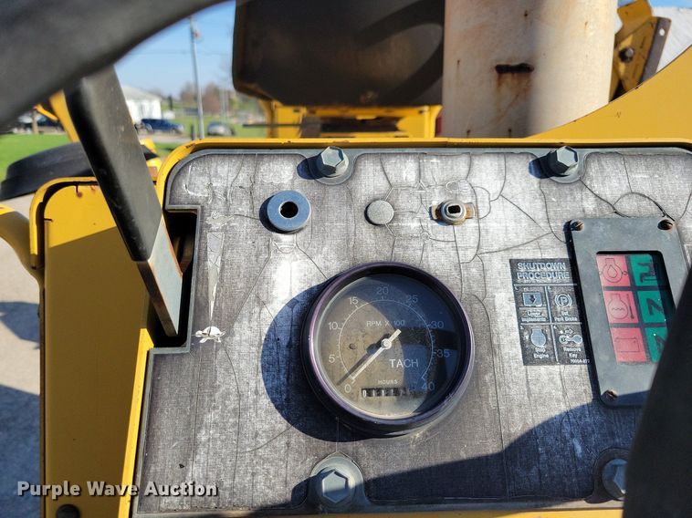 image for item MO9620 1998 Vermeer V-5800  trencher