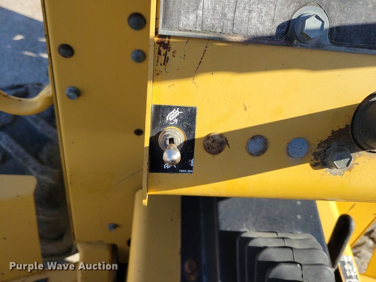 image for item MO9620 1998 Vermeer V-5800  trencher