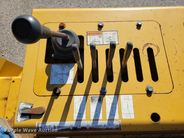 image for item MO9620 1998 Vermeer V-5800  trencher