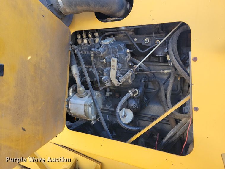 image for item MO9620 1998 Vermeer V-5800  trencher