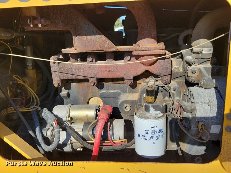 image for item MO9620 1998 Vermeer V-5800  trencher